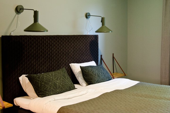 Room 4 of 74