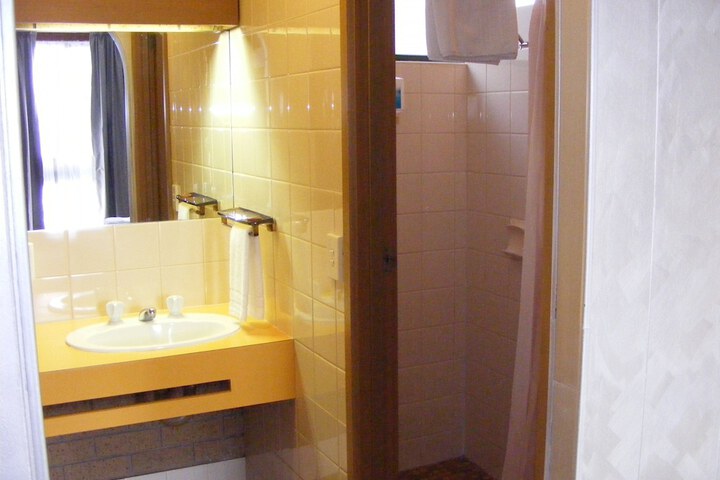 Room 17 of 22