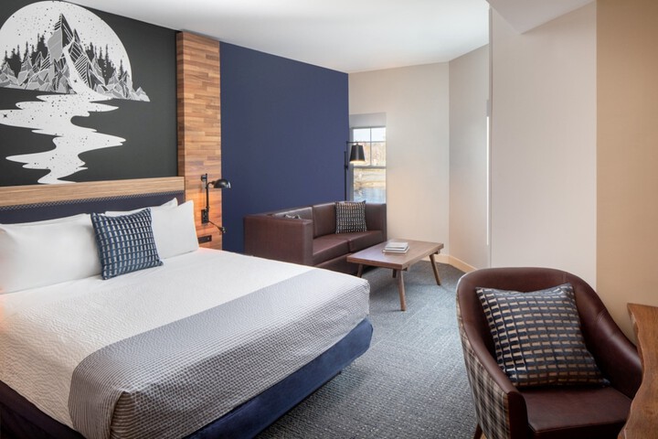 Standard | King Bed (8 of 10)