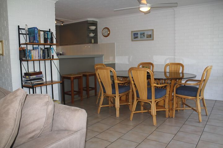 Room 6 of 230