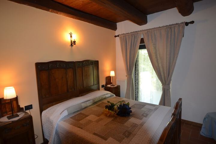 Room 2 of 33