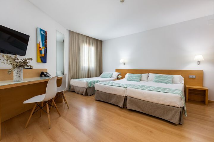 Room 3 of 28