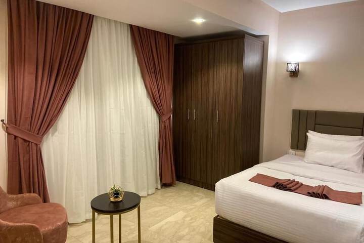Room 15 of 125