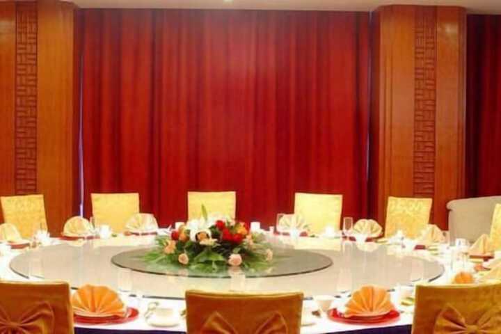 Dining 63 of 82