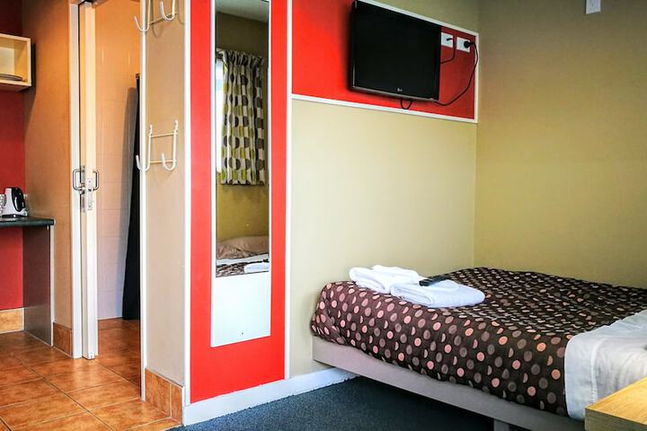 Room 16 of 74