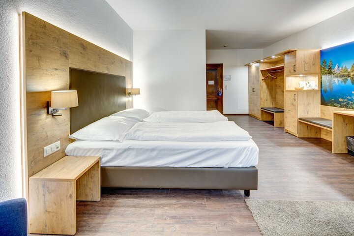 Room 8 of 71