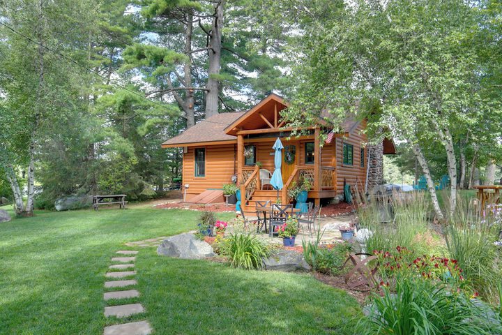 Lakefront Cabin w / Private Dock & Fire Pit!