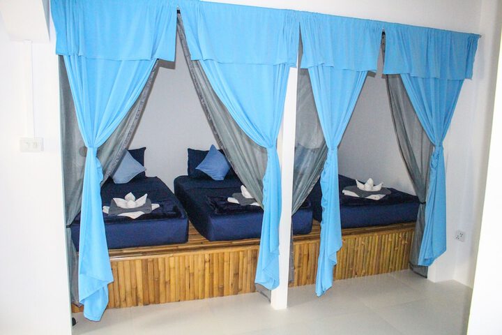 Room 13 of 27