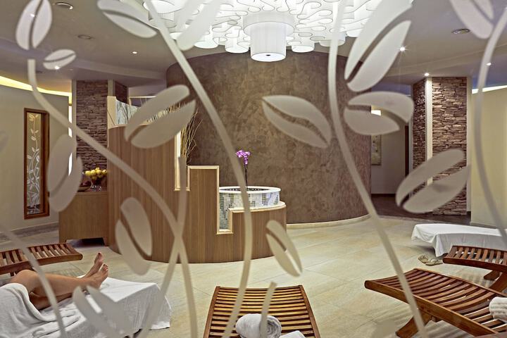 Spa 15 of 42