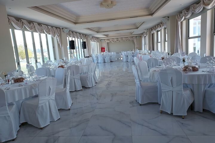 Ballroom/Hall 136 of 153