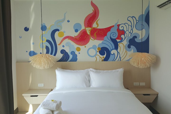 Room 4 of 77