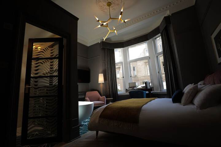 Room 5 of 43