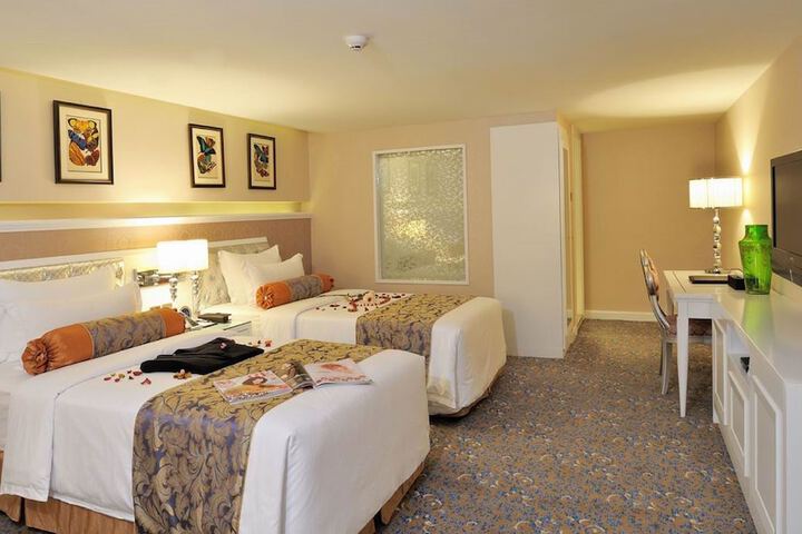 Room 9 of 47