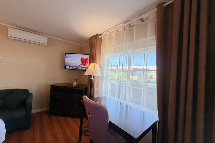 Room 34 of 43