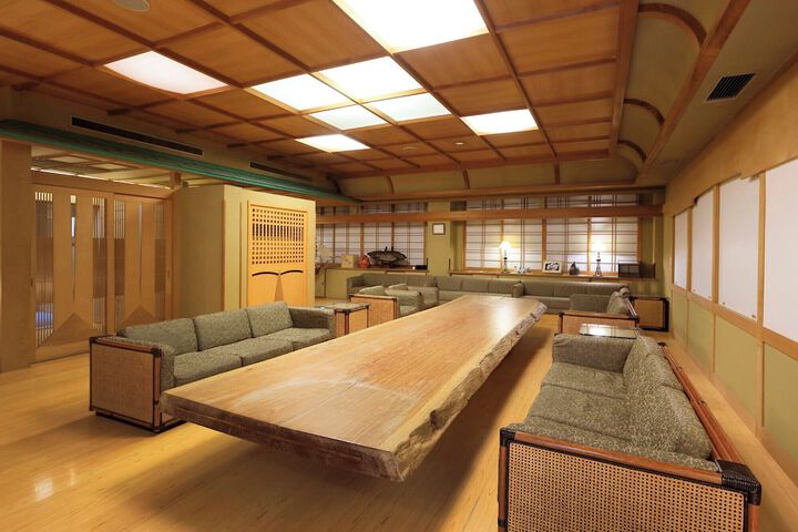 Hotel Lobby