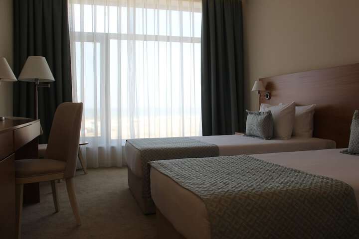 Room 6 of 30