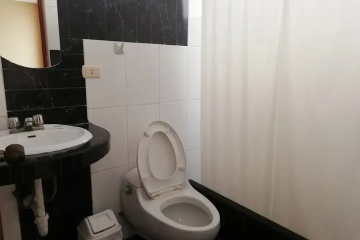 Room 8 of 20