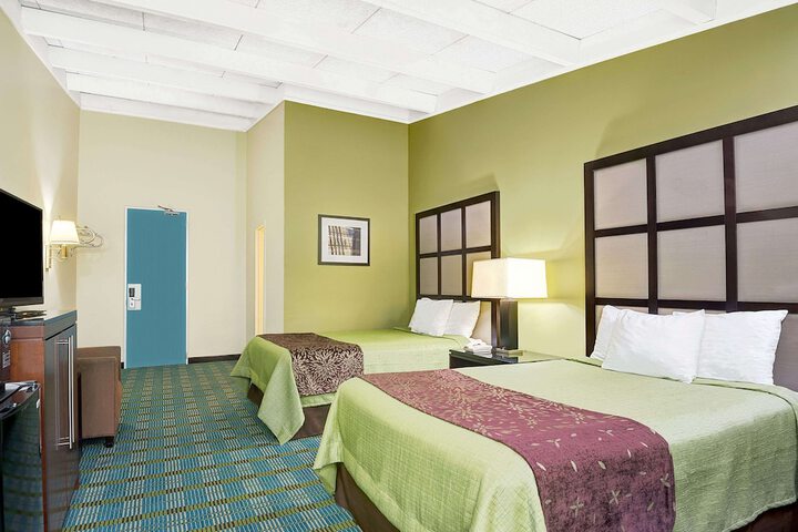 Standard Room, King or Two Doubles (2 of 3)