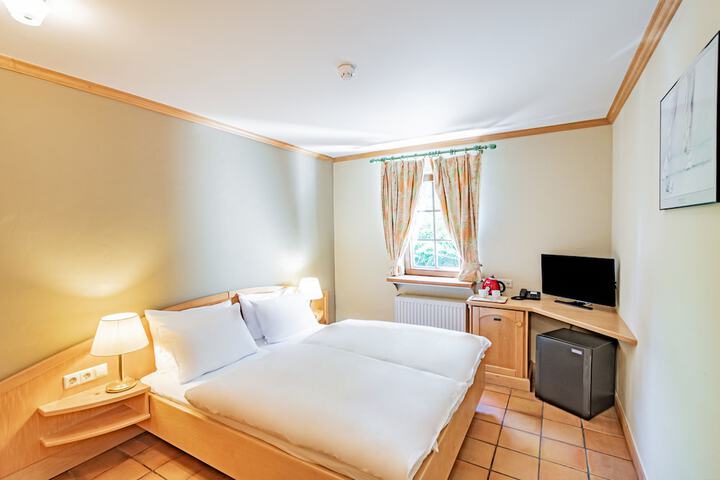 Room 35 of 82