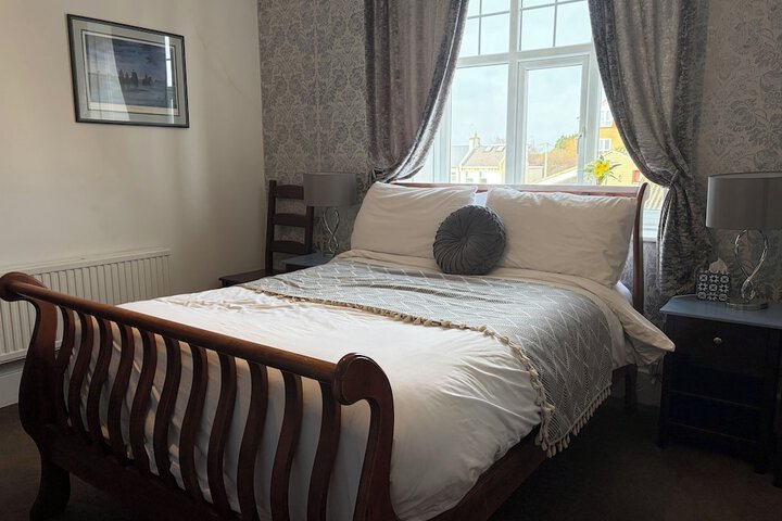 Room 4 of 48