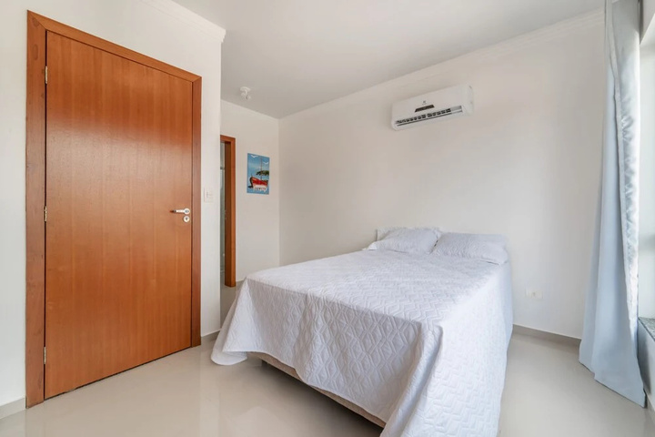 Room 4 of 17