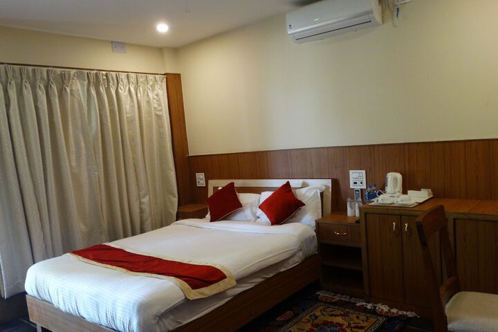Room 9 of 48