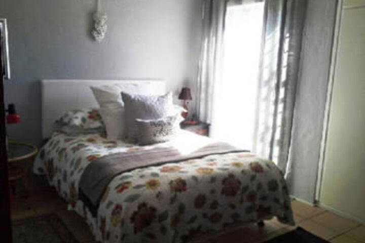 Room 11 of 28