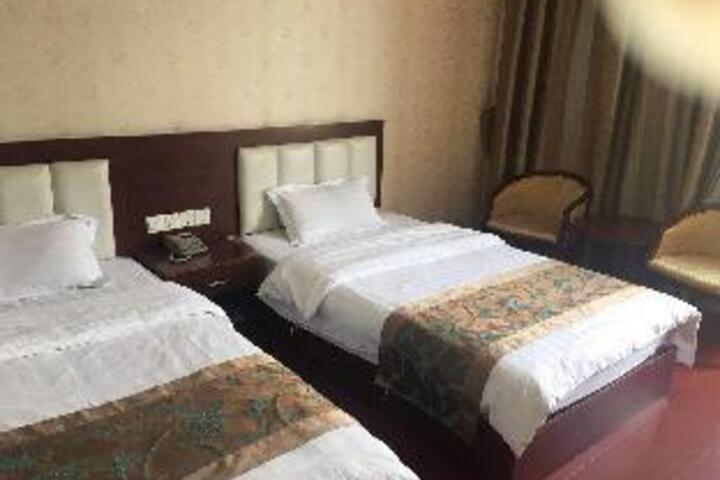 Room 4 of 6