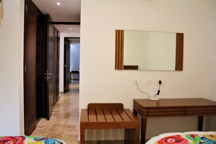 Room 5 of 36