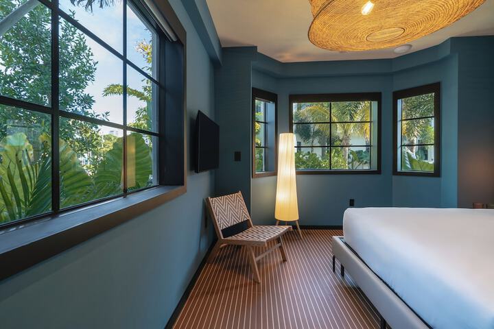 Room 28 of 42