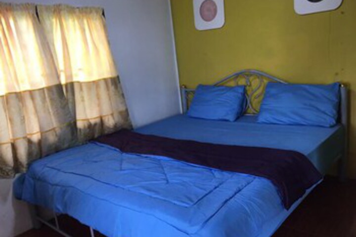 Room 6 of 14