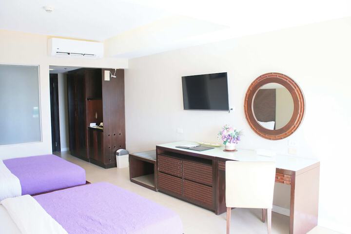 Room 19 of 211