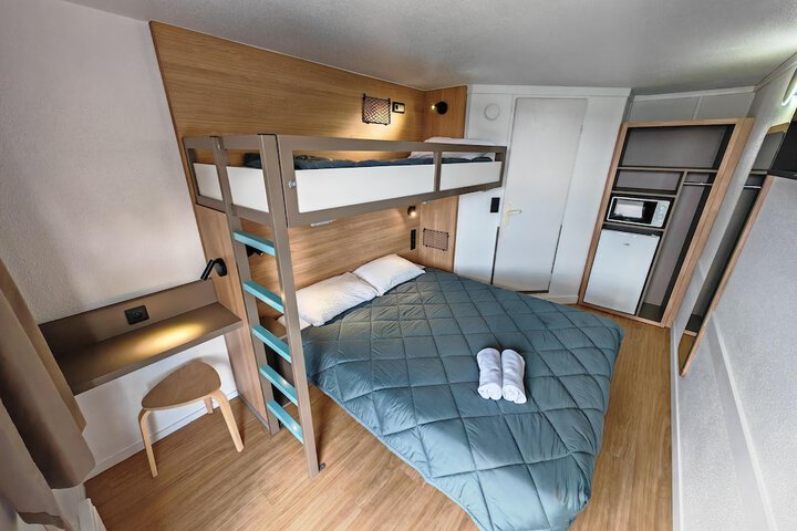 Room 15 of 40