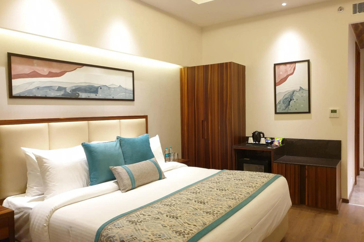 Room 5 of 22