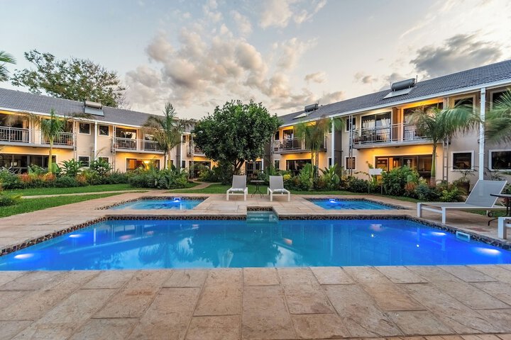 Pool 10 of 18