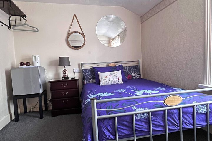 Room 21 of 37