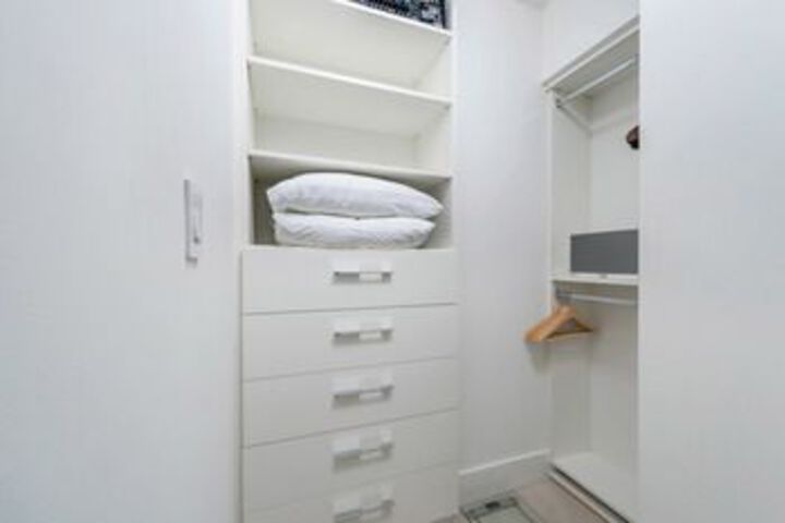 Room 17 of 23