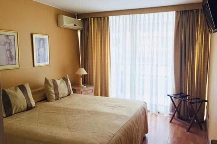 Room 8 of 40