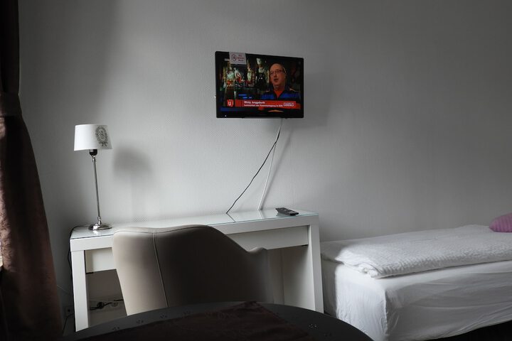 Room 19 of 34