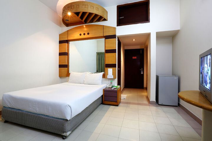 Room 5 of 48