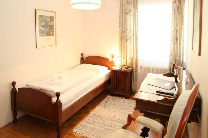 Room 30 of 78