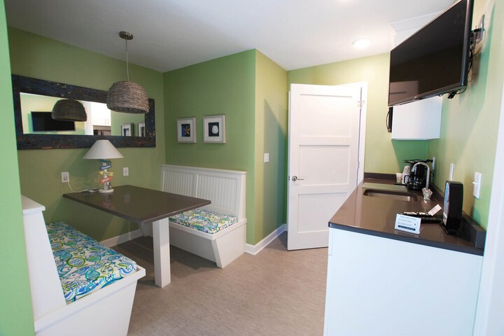 Room 45 of 279