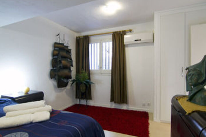 Room 13 of 47