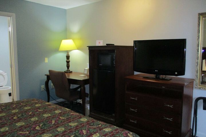 1 King Bed (13 of 14)