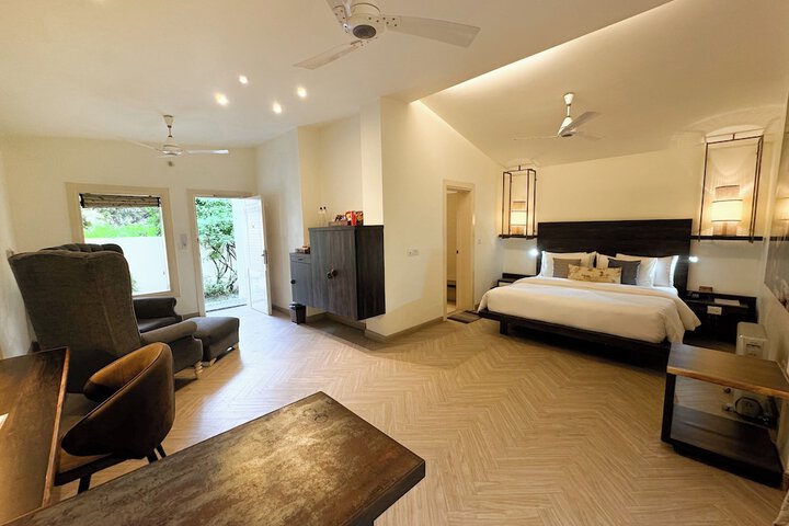 Room 21 of 246