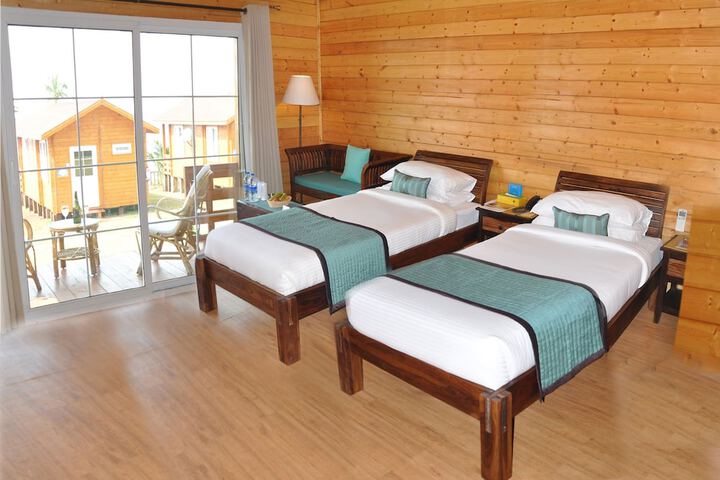 Room 5 of 18
