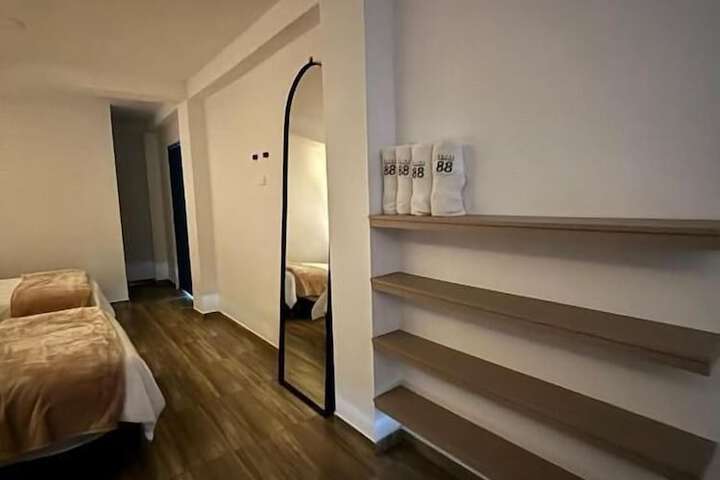 Room 15 of 38