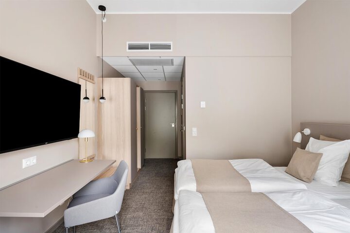 Room 26 of 58
