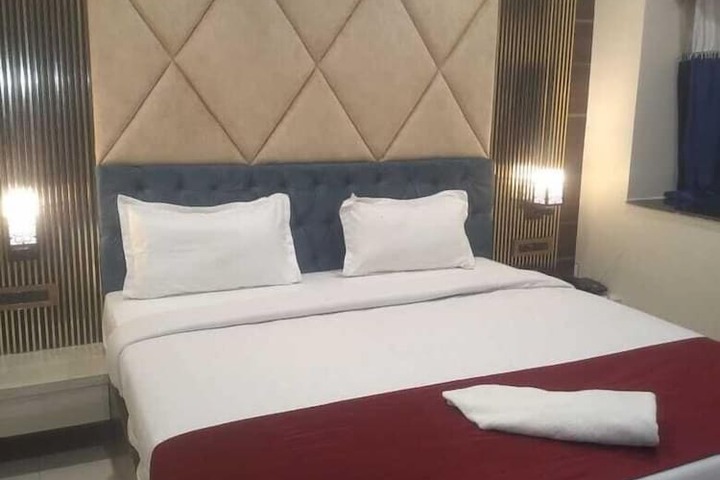 Room 5 of 19