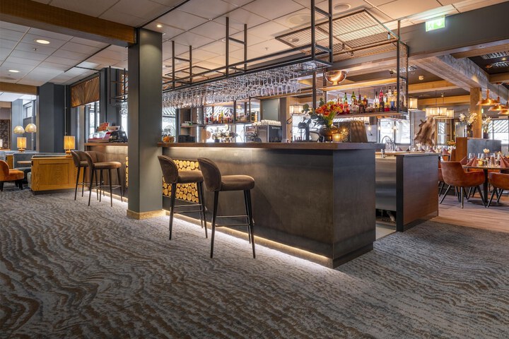 Lounge 198 of 247